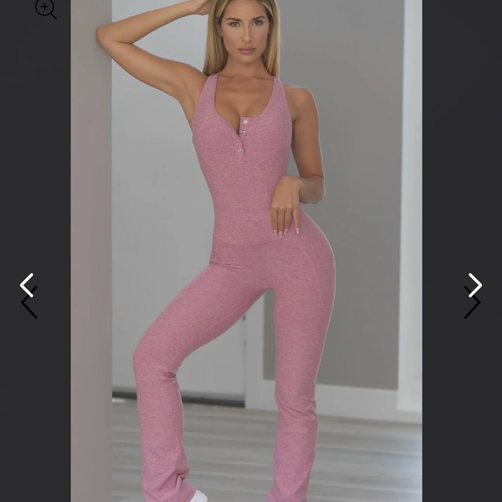 Bombshell straight up leggings in pink/ grey. New without tags.